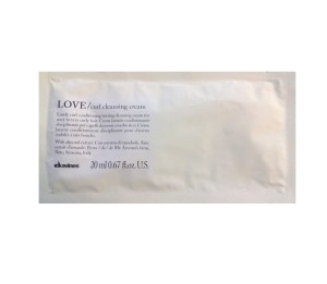 Davines LOVE CURL oczyszczający krem do włosów falowanych i bardzo kręconych  20 ml